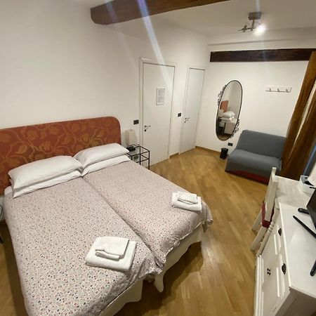 B&B And Home La Piazzetta Della Pioggia Bologna Eksteriør bilde