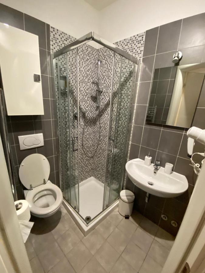 B&B And Home La Piazzetta Della Pioggia Bologna Eksteriør bilde