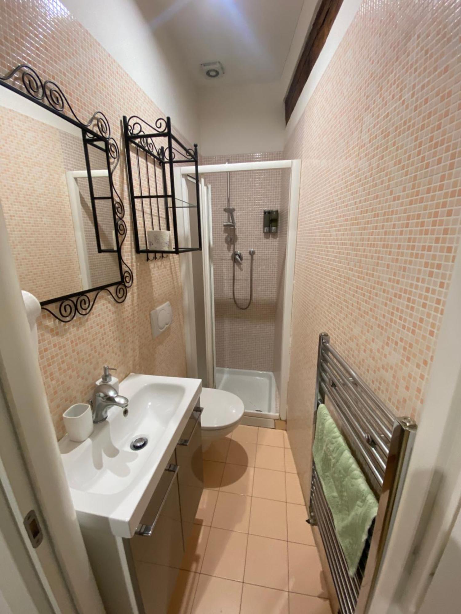 B&B And Home La Piazzetta Della Pioggia Bologna Eksteriør bilde
