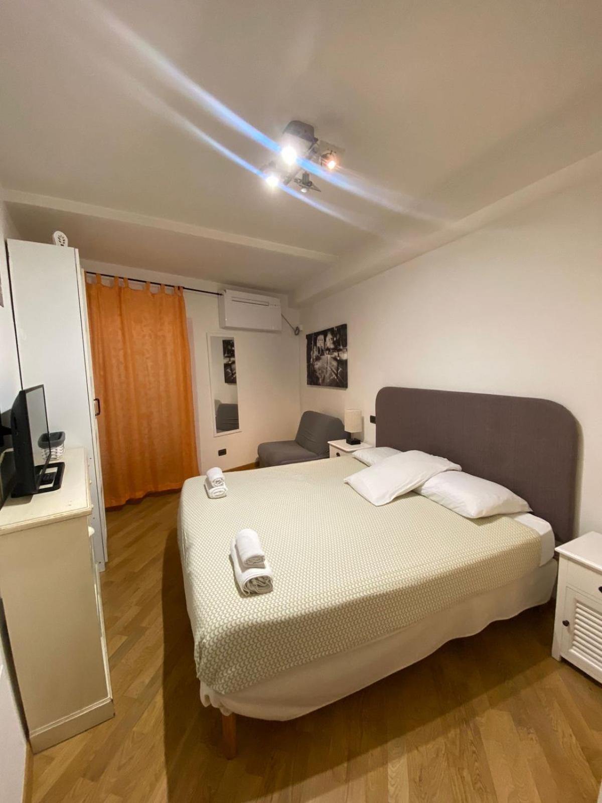 B&B And Home La Piazzetta Della Pioggia Bologna Eksteriør bilde