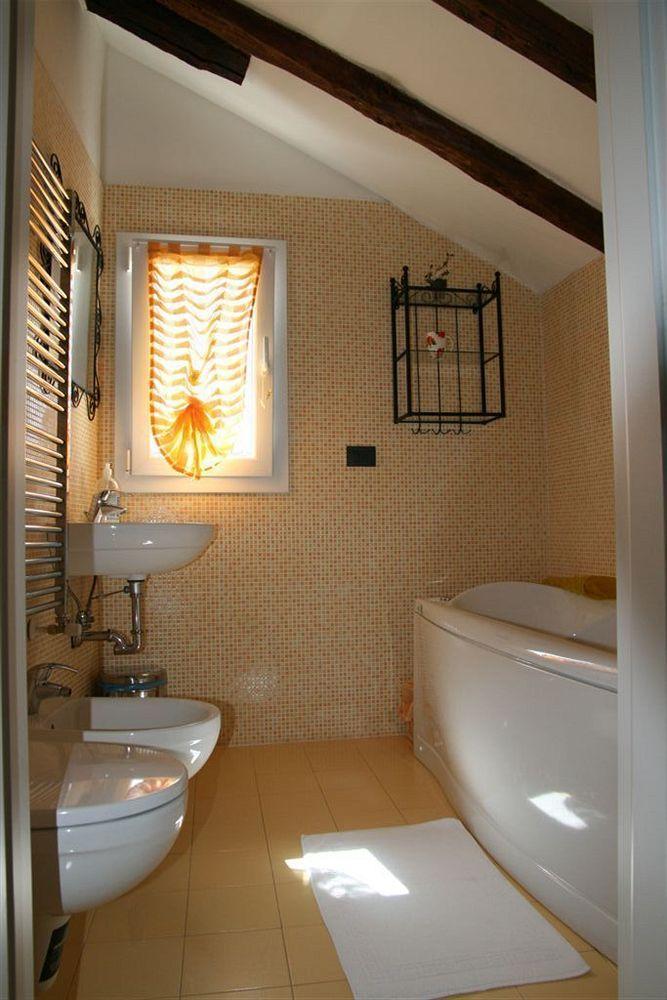 B&B And Home La Piazzetta Della Pioggia Bologna Eksteriør bilde